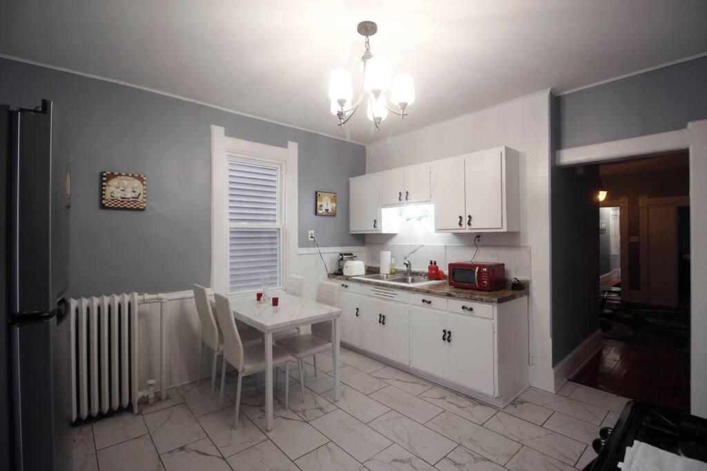 Renovated Brady St. Classic 밀워키 외부 사진